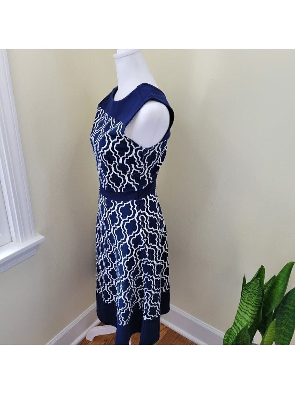 Land's End Fit & Flare Dress Sleeveless Geometric Print Stretch Navy Size 2 - Picture 3 of 14
